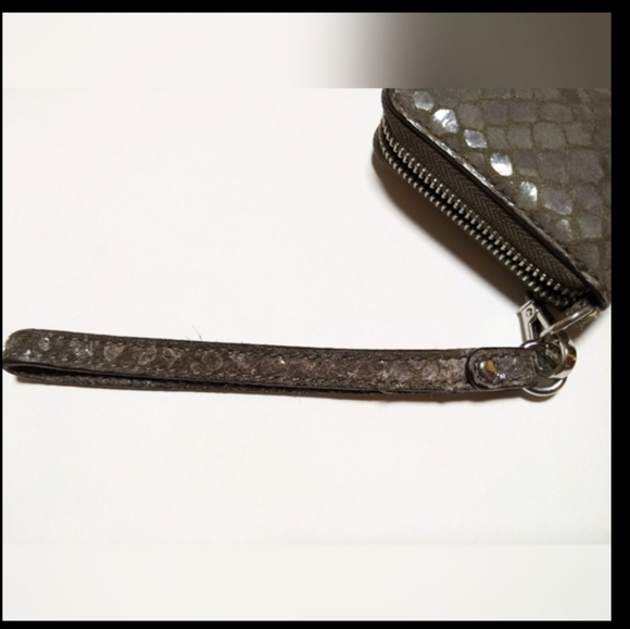 Michael Kors Gray Snake Print pebbled zip Wallet - Picture 8 of 12